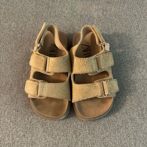 Zara unisex Kids Beige Sandals, Size 24 (7.5 US).